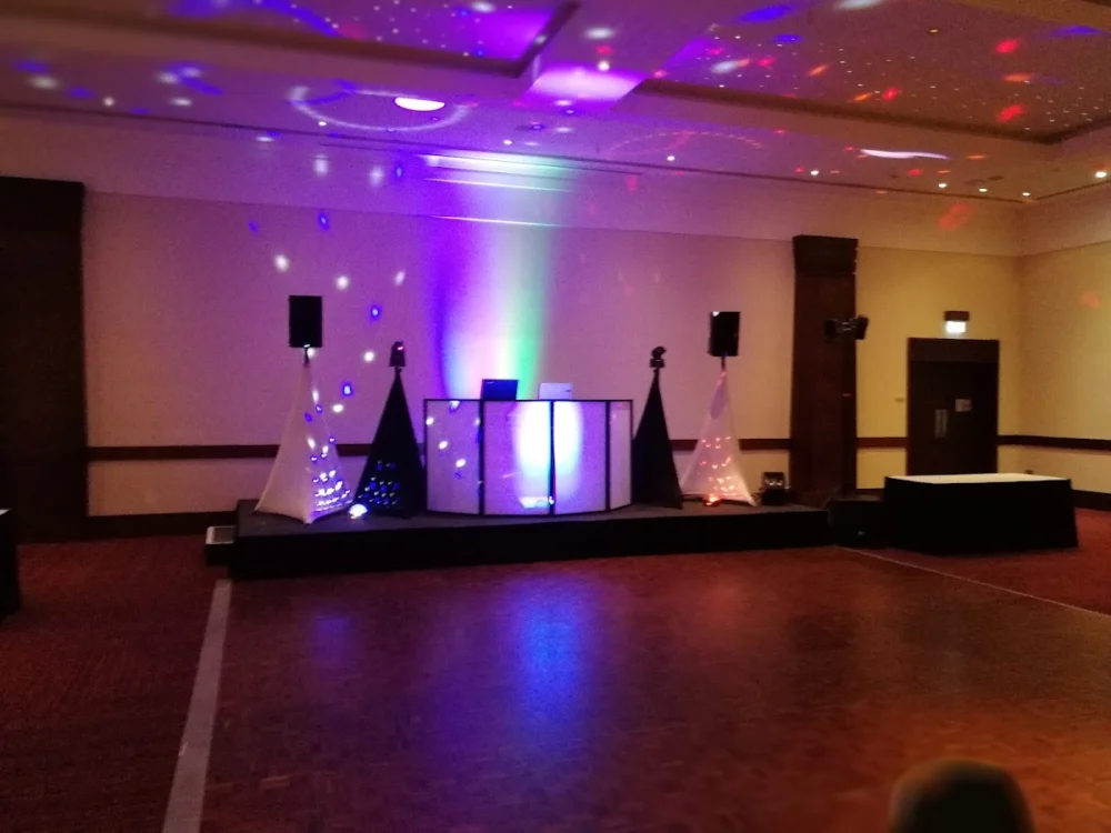 Berkshire Wedding & Party DJ / Disco