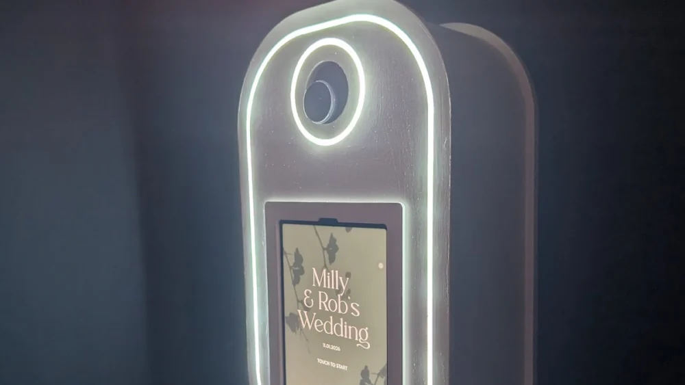 Illuminate Liverpool - Photo Booths - Magic Mirror - 360 - Selfie Pod - Vintage Booth