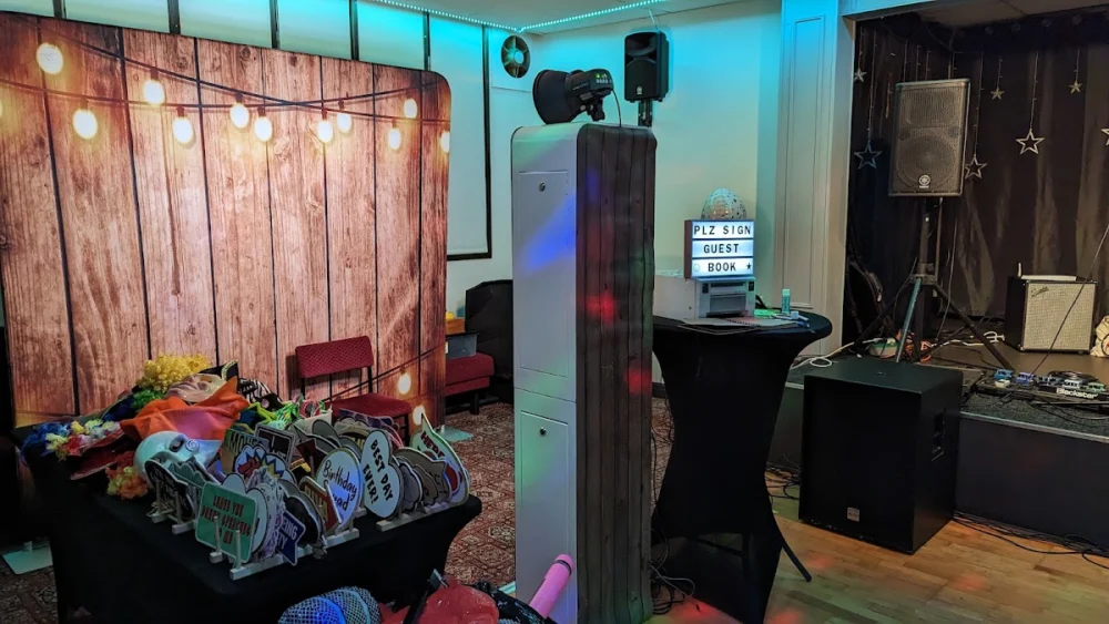Magic Mirror North East Photo Booth Hire And Wedding Dj