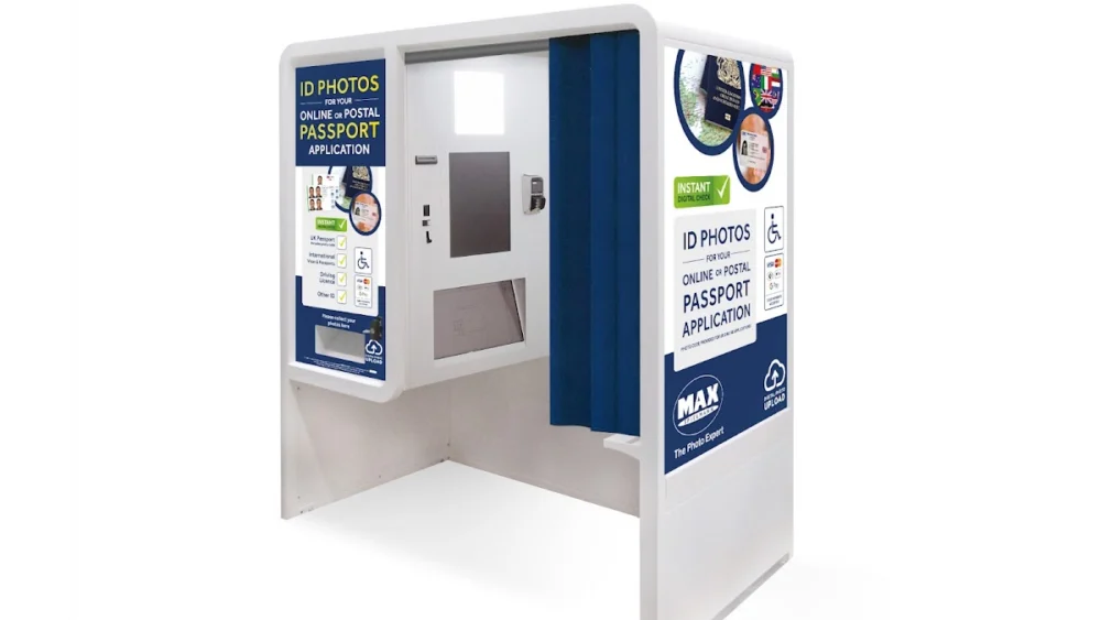 Max Spielmann - ID Photo Booth