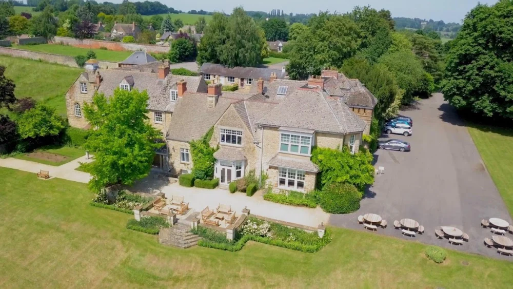 Middle Aston House