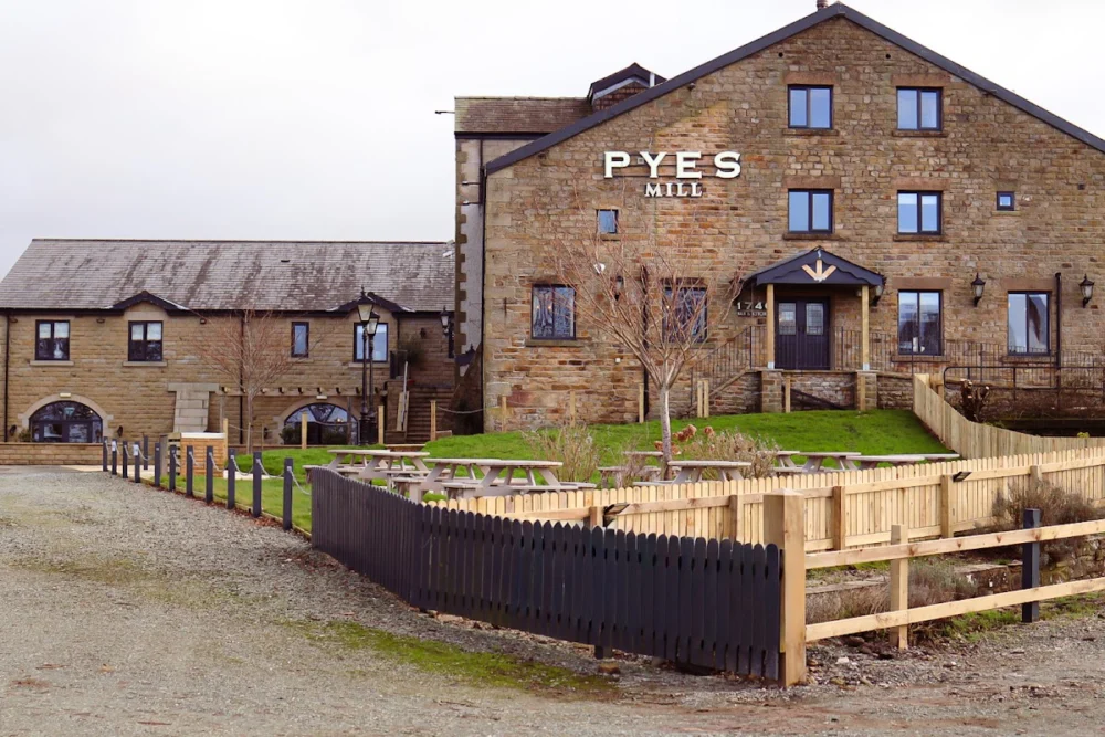 Pyes Mill Hotel, The Locks Venue & 1740 Bar and Kitchen