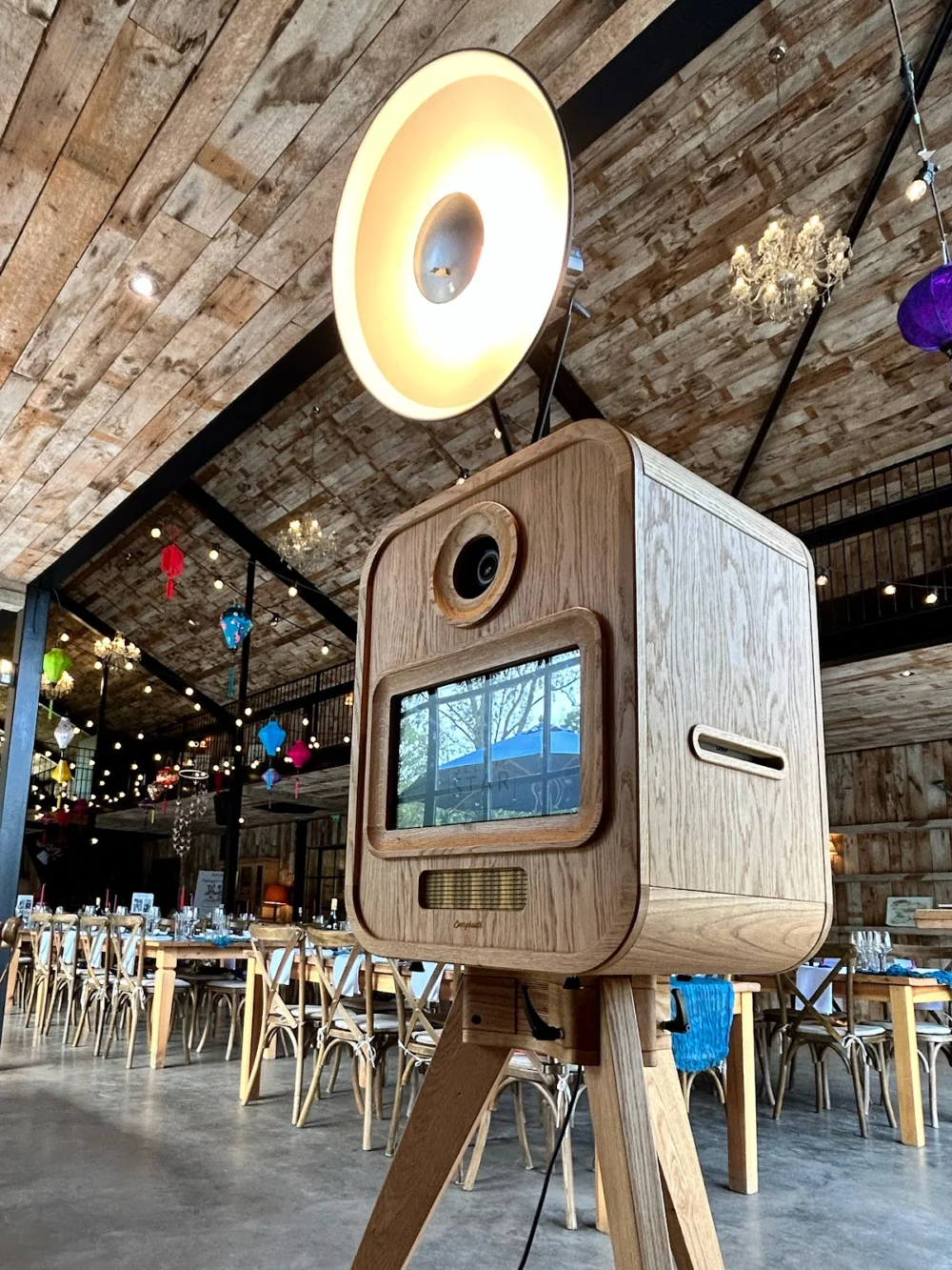 Selfie Star Wedding DJ & Photo Booths