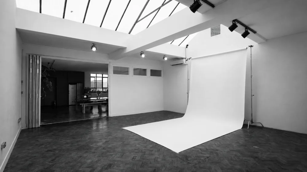 STUDIO 28